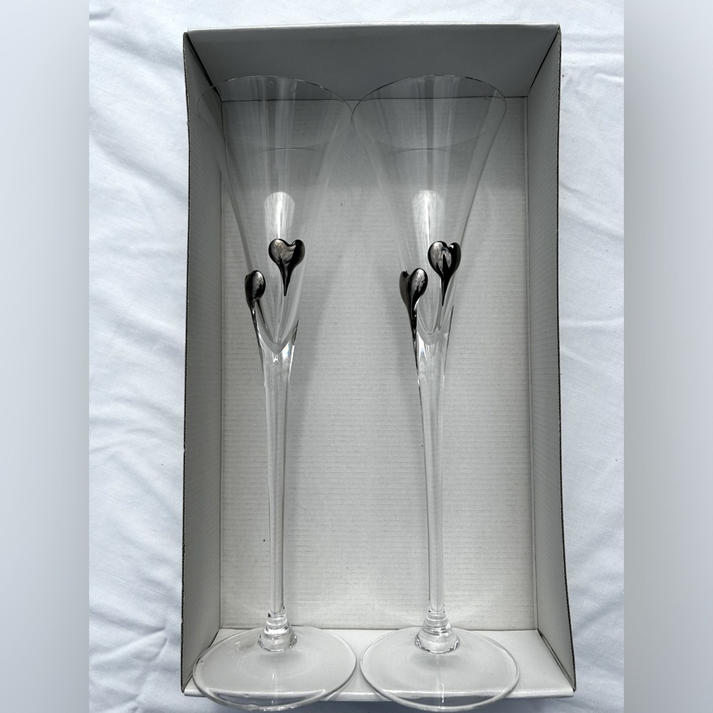 Set of Glass Wedding Champagne glasses with heart
